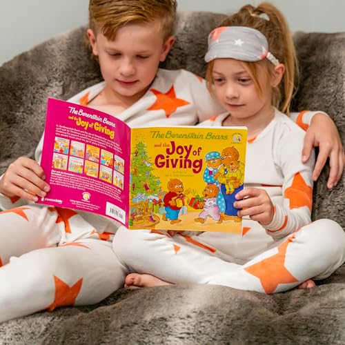 The Berenstain Bears and the Joy of Giving (Berenstain Bears Living Lights) - Christmas English Picture Book