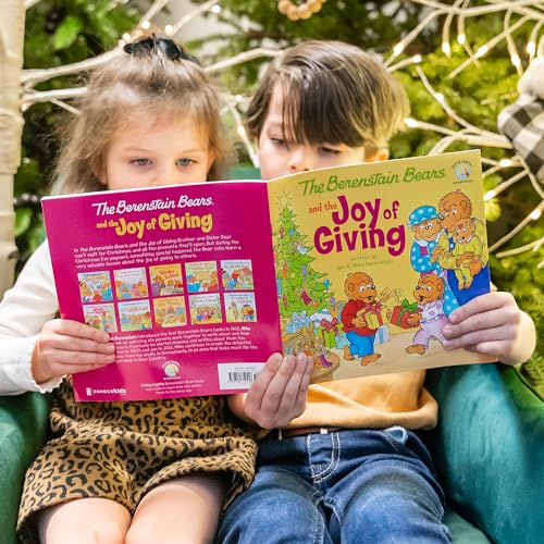 The Berenstain Bears and the Joy of Giving (Berenstain Bears Living Lights) - Christmas English Picture Book