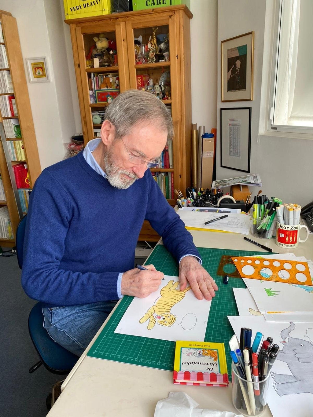 Dear Santa: Celebrating 20 years of the lift-the-flap Christmas favourite from the creator of Dear Zoo